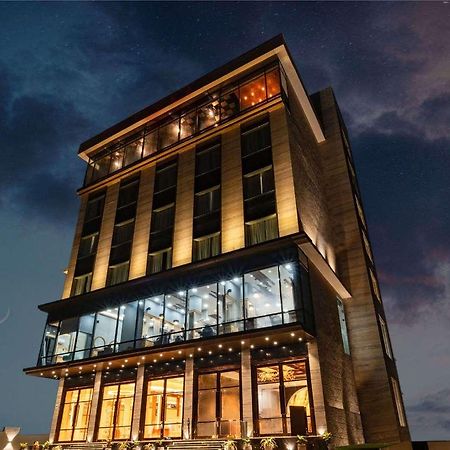 Clarion Hotel Epicure Dehradun Buitenkant foto