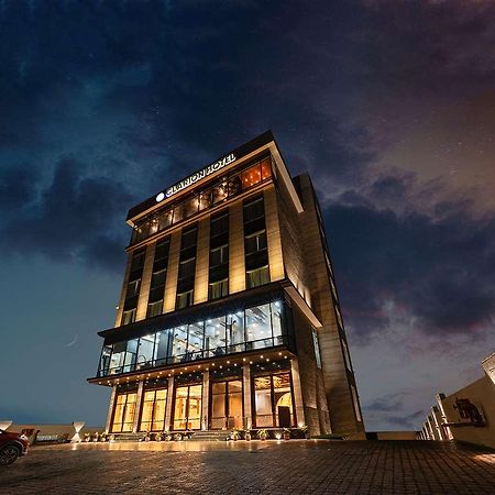Clarion Hotel Epicure Dehradun Buitenkant foto